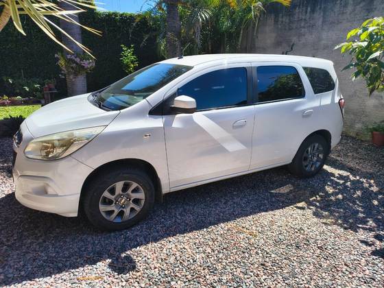 CHEVROLET SPIN 1.8 LT 8V FLEX 4P MANUAL CHEVROLET SPIN 1.8 LT 8V FLEX 4P MANUAL